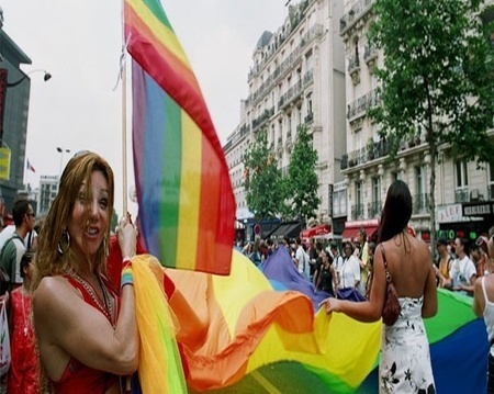 Haber | Bu kez LGBT bireyleri aileleri anlattı: Oğlum, kızım değil benim çocuğum!