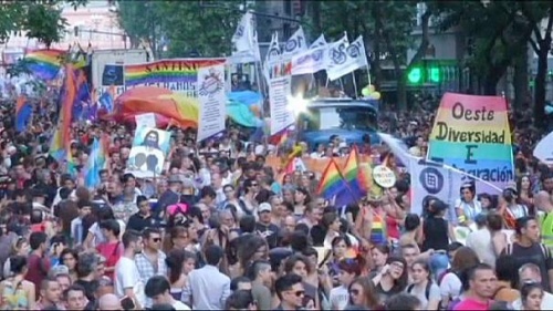 Haber | Latin Amerika`da 22. Eşcinseller Yürüyüşü renkli geçti