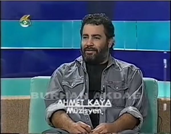 Haber | AHMET KAYA’NIN KIZINDAN BABASININ HOMOFOBİK SÖZLERİYLE İLGİLİ AÇIKLAMA