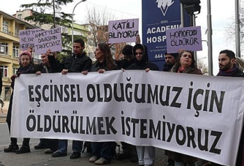 Haber | Eşcinsel Oğlunu Öldürmekle Suçlanan Baba Hâlâ Yakalanamadı 